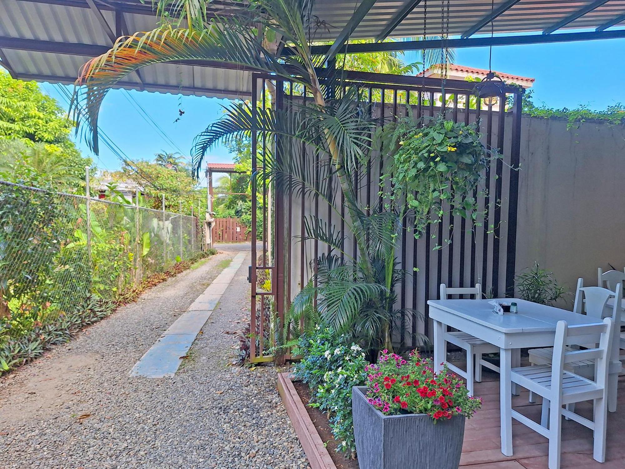 Infiniti Hotel Puerto Viejo de Talamanca エクステリア 写真