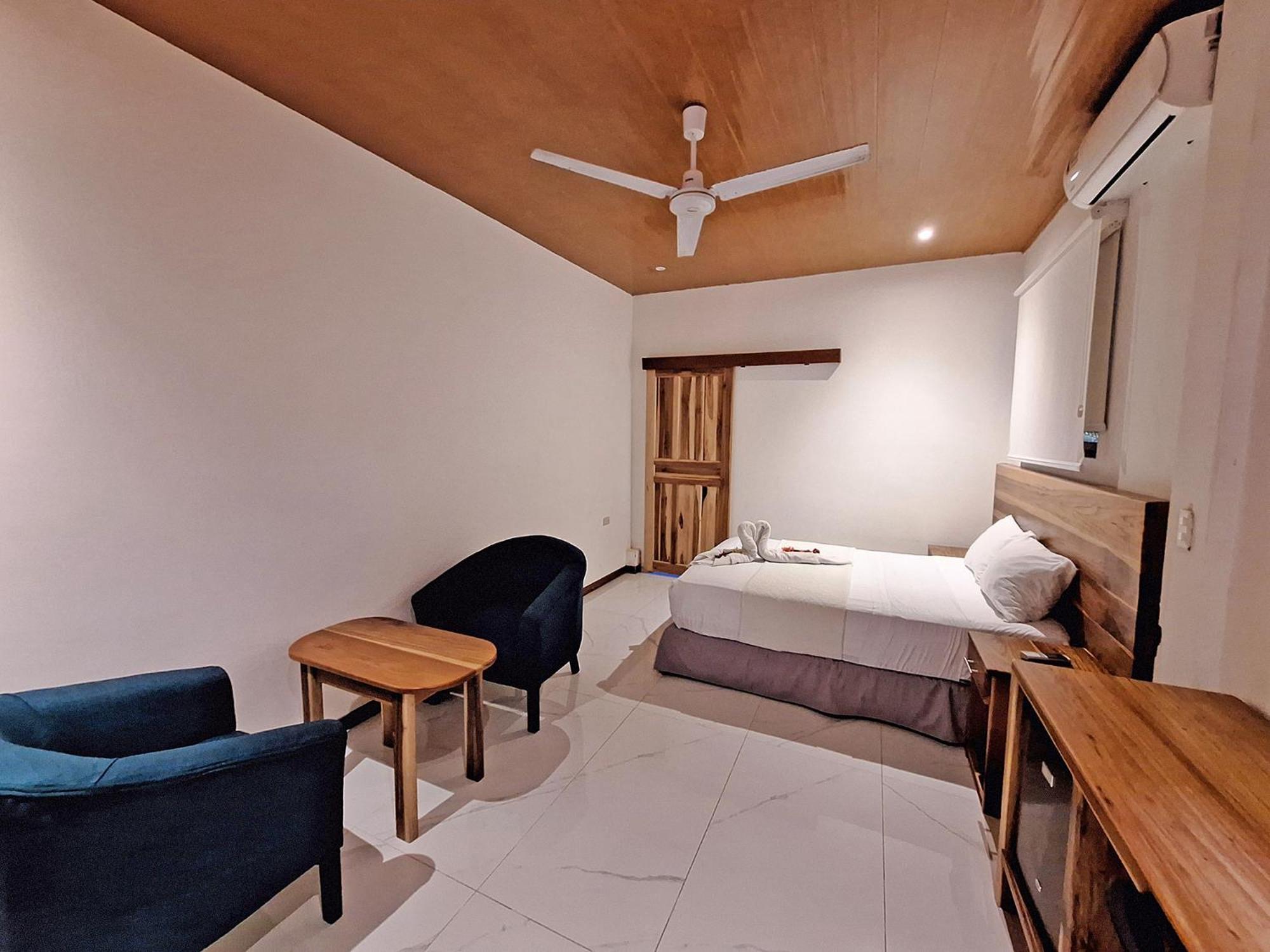 Infiniti Hotel Puerto Viejo de Talamanca エクステリア 写真
