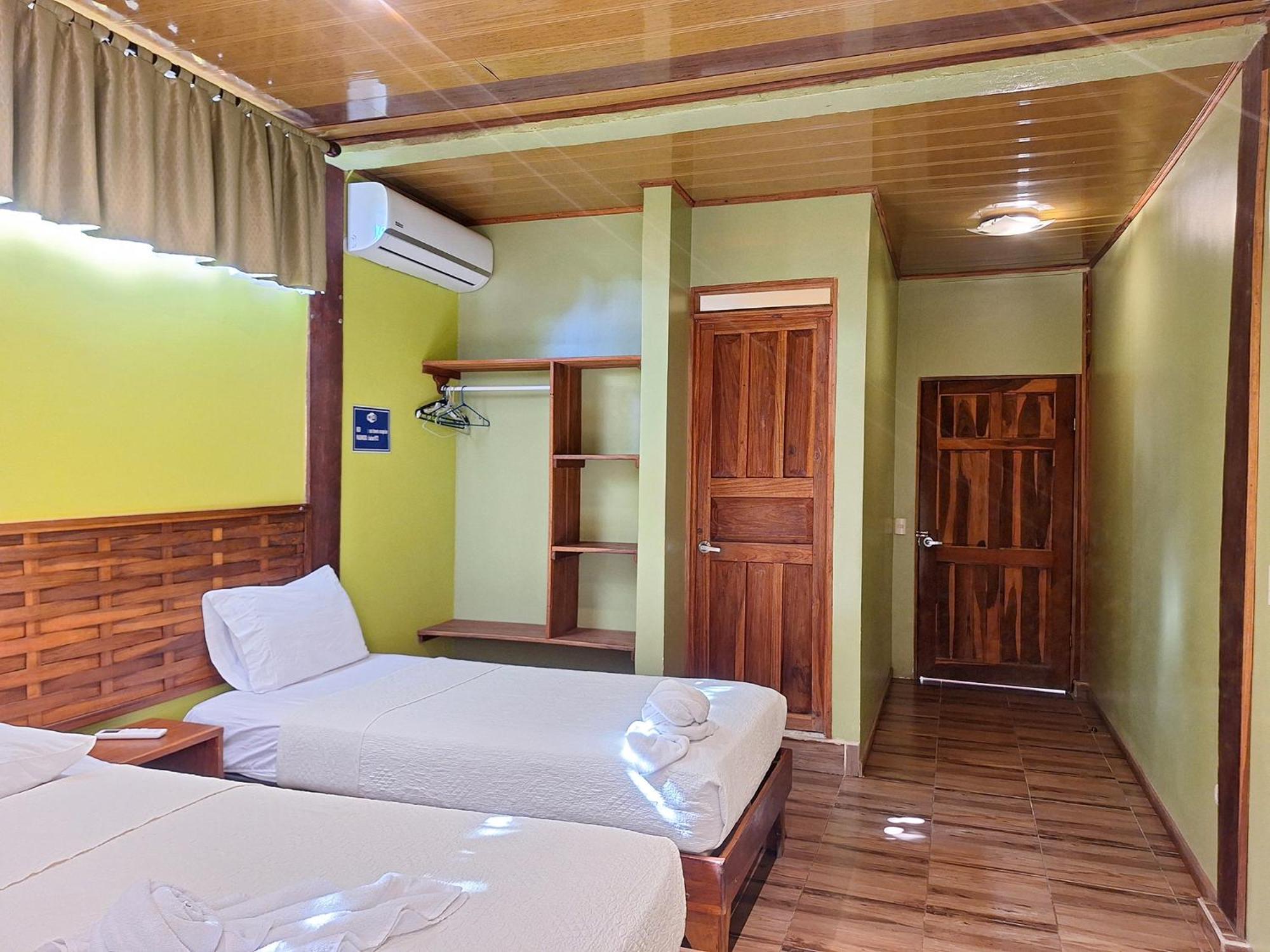Infiniti Hotel Puerto Viejo de Talamanca エクステリア 写真