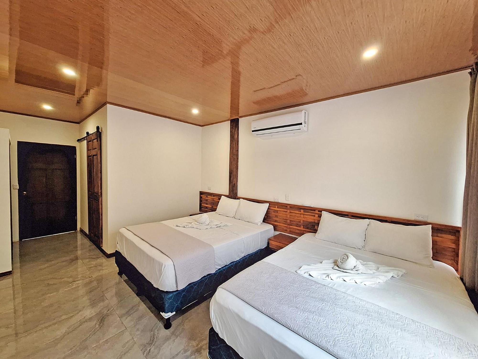 Infiniti Hotel Puerto Viejo de Talamanca エクステリア 写真