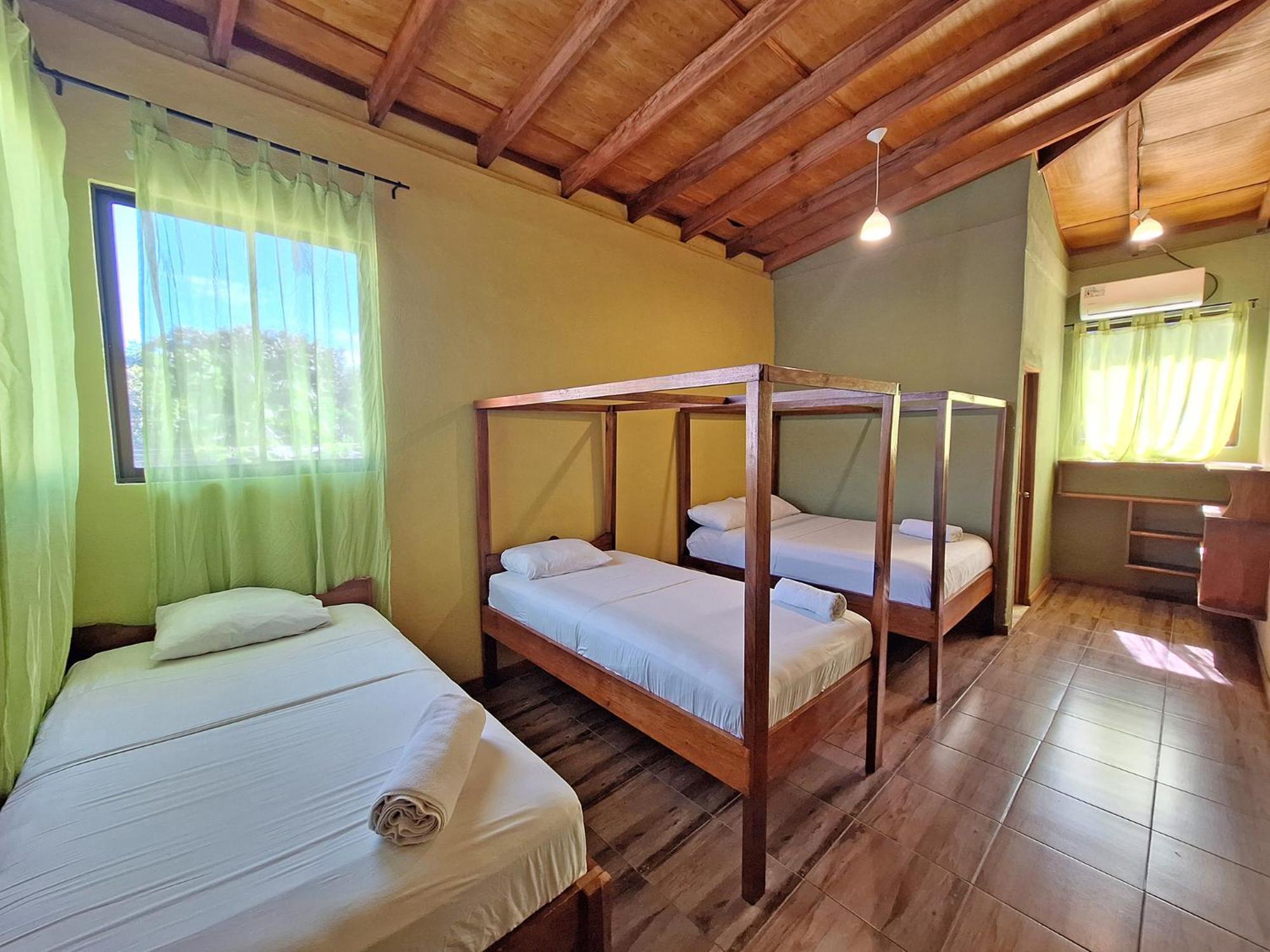 Infiniti Hotel Puerto Viejo de Talamanca エクステリア 写真